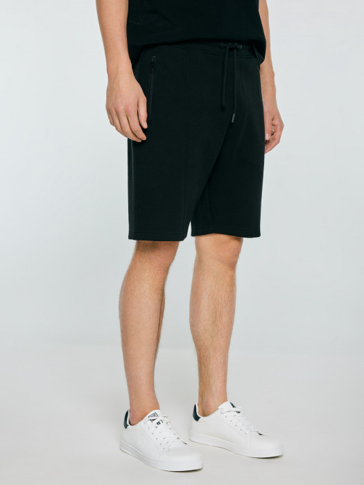 Čierne teplákové šortky WLADORSH 906